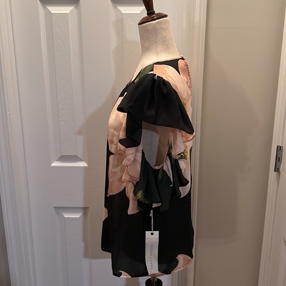 Happy X Nature Floral Flutter Sleeve Blouse - Picture 2 of 12